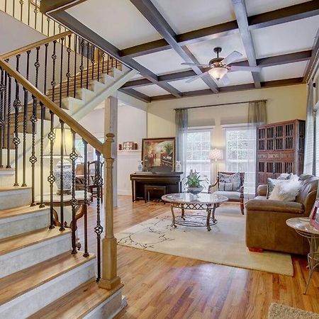 Sleeps16, Spacious Home, Close To Downtown, Beltline, And Walk To Restaurants, 75" Tv, 2 Person Jacuzzi, Ping Pong Atlanta Exterior photo