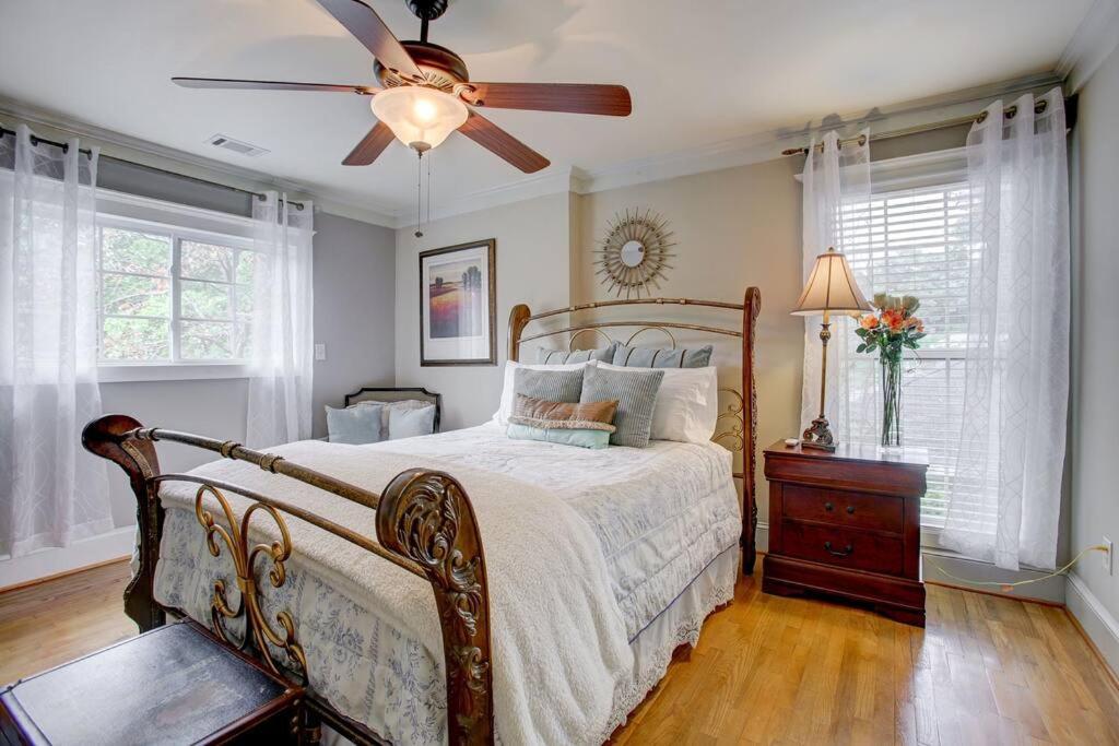 Sleeps16, Spacious Home, Close To Downtown, Beltline, And Walk To Restaurants, 75" Tv, 2 Person Jacuzzi, Ping Pong Atlanta Exterior photo