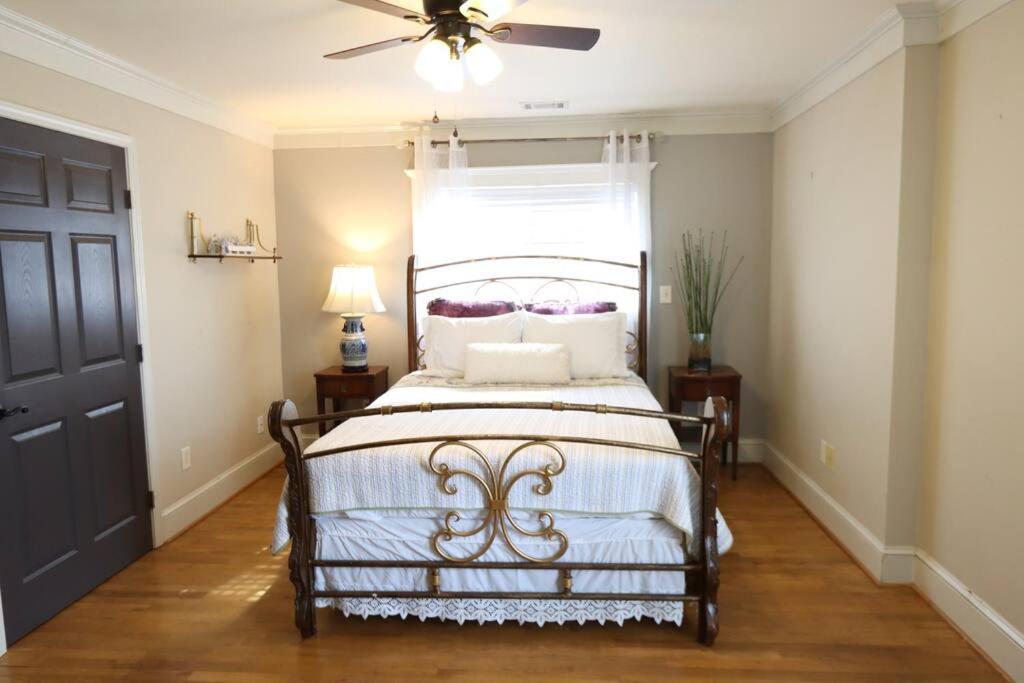 Sleeps16, Spacious Home, Close To Downtown, Beltline, And Walk To Restaurants, 75" Tv, 2 Person Jacuzzi, Ping Pong Atlanta Exterior photo