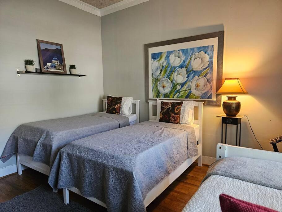 Sleeps16, Spacious Home, Close To Downtown, Beltline, And Walk To Restaurants, 75" Tv, 2 Person Jacuzzi, Ping Pong Atlanta Exterior photo