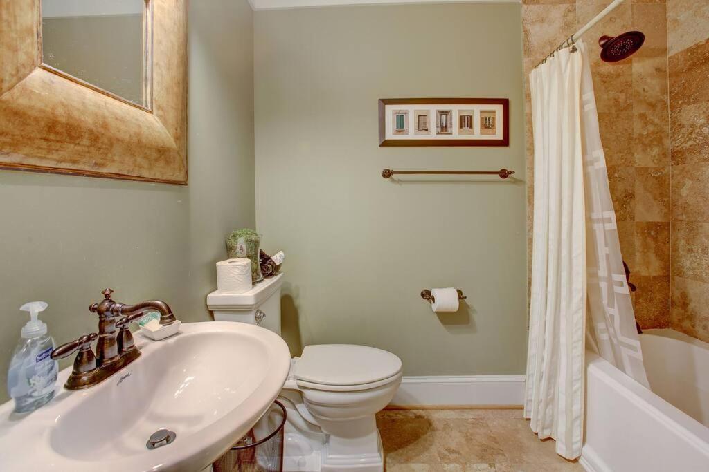 Sleeps16, Spacious Home, Close To Downtown, Beltline, And Walk To Restaurants, 75" Tv, 2 Person Jacuzzi, Ping Pong Atlanta Exterior photo