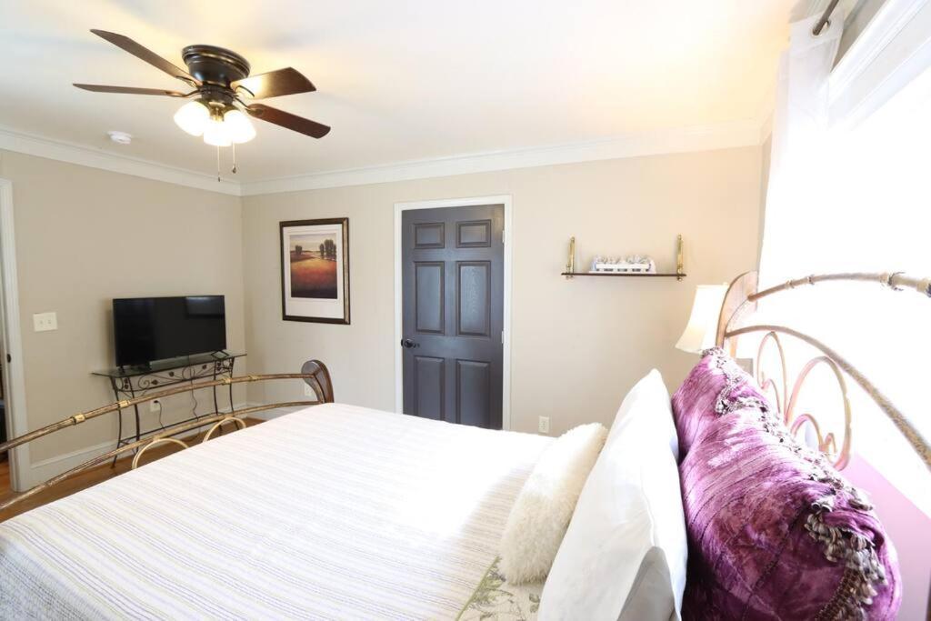 Sleeps16, Spacious Home, Close To Downtown, Beltline, And Walk To Restaurants, 75" Tv, 2 Person Jacuzzi, Ping Pong Atlanta Exterior photo