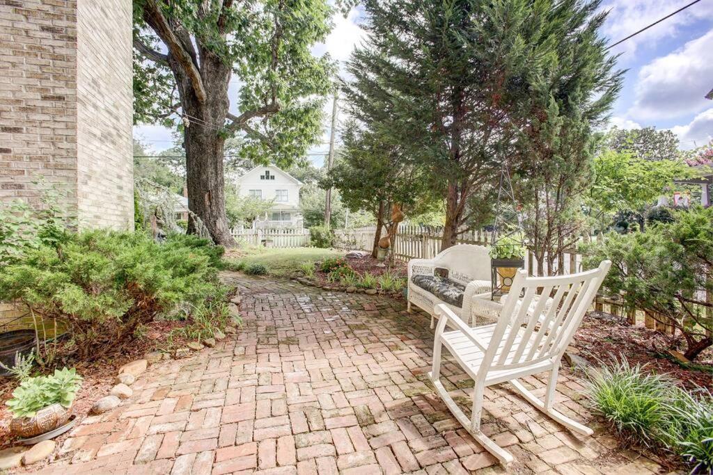 Sleeps16, Spacious Home, Close To Downtown, Beltline, And Walk To Restaurants, 75" Tv, 2 Person Jacuzzi, Ping Pong Atlanta Exterior photo
