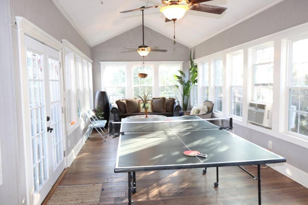 Sleeps16, Spacious Home, Close To Downtown, Beltline, And Walk To Restaurants, 75" Tv, 2 Person Jacuzzi, Ping Pong Atlanta Exterior photo
