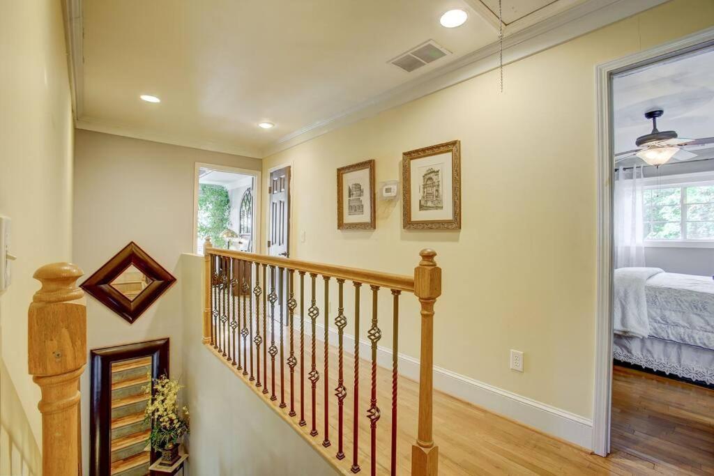 Sleeps16, Spacious Home, Close To Downtown, Beltline, And Walk To Restaurants, 75" Tv, 2 Person Jacuzzi, Ping Pong Atlanta Exterior photo
